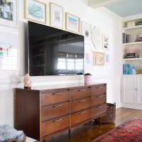 How To Make A Gallery Wall Around A TV
